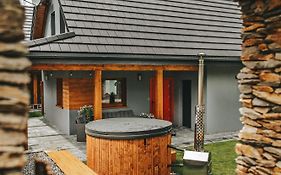 Skrzaci zakątek - domek z prywatną balią z jacuzzi
